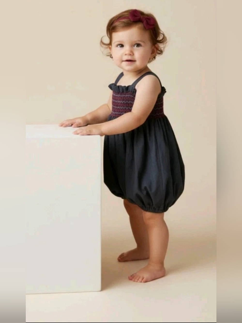 Isabel Garreton Gray Hand Smocked Bubble Romper Size 12 months Luxury